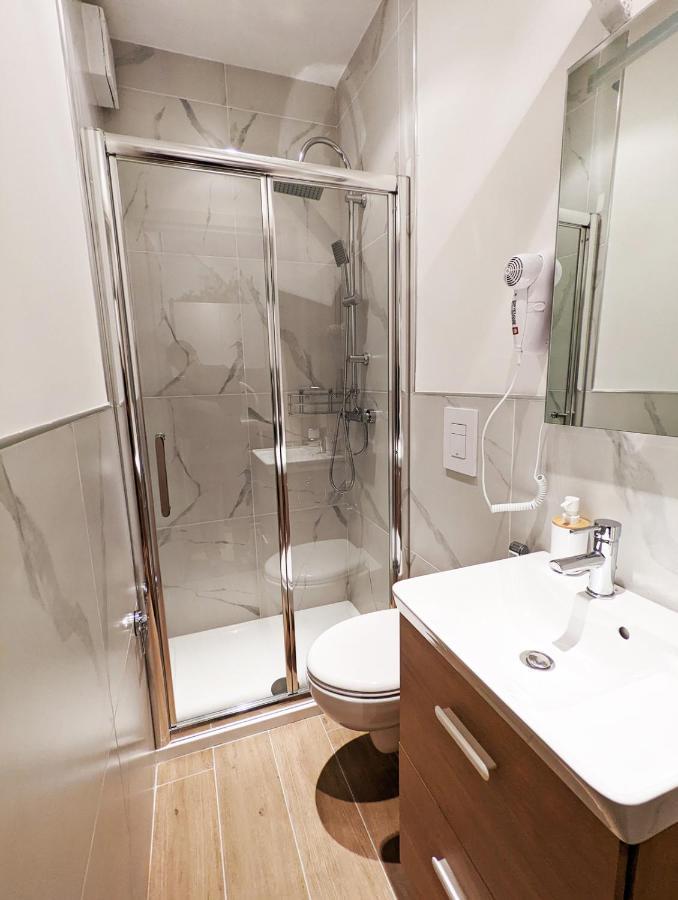 Dama Suite Love & Private Jacuzzi Bari Bagian luar foto